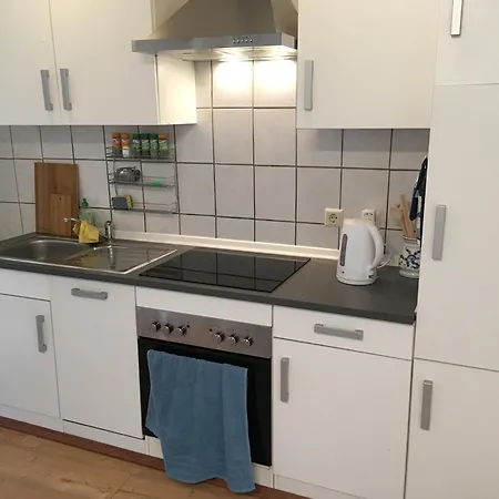 Fruehsonnige Innenstadt-vollkomfort-wohnung *