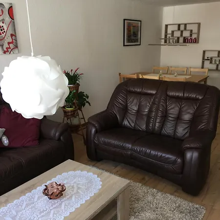 Fruehsonnige Innenstadt-vollkomfort-wohnung * Zittau