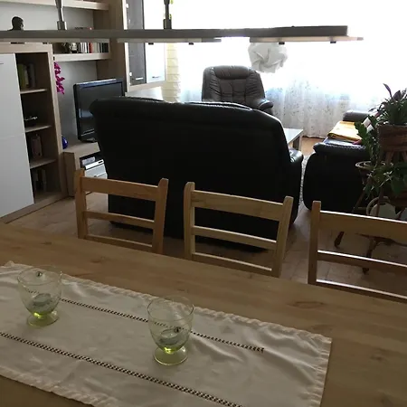 Fruehsonnige Innenstadt-vollkomfort-wohnung