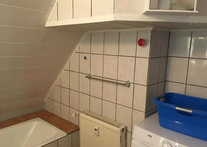 Fruehsonnige Innenstadt-vollkomfort-wohnung شقة *