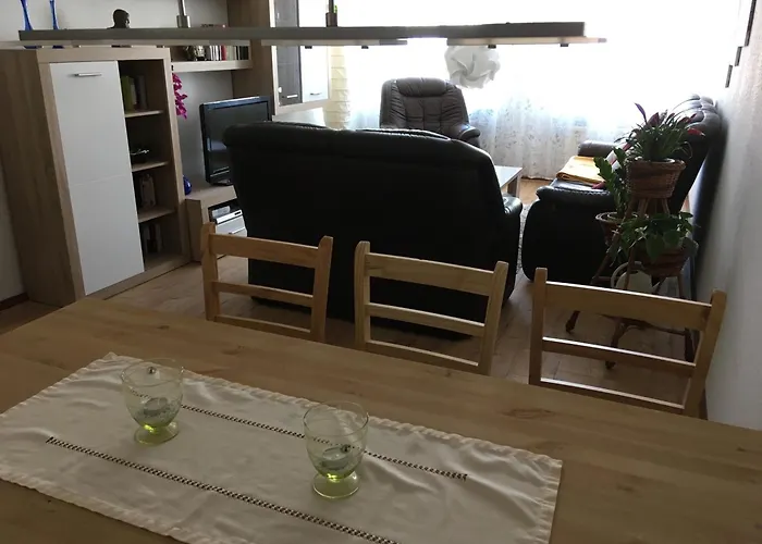 Fruehsonnige Innenstadt-vollkomfort-wohnung